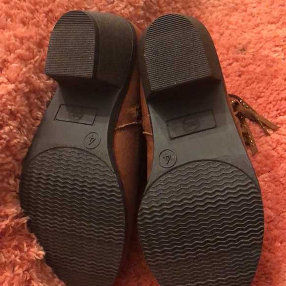 *Brand New* Kids Boots - Picture 2 of 5